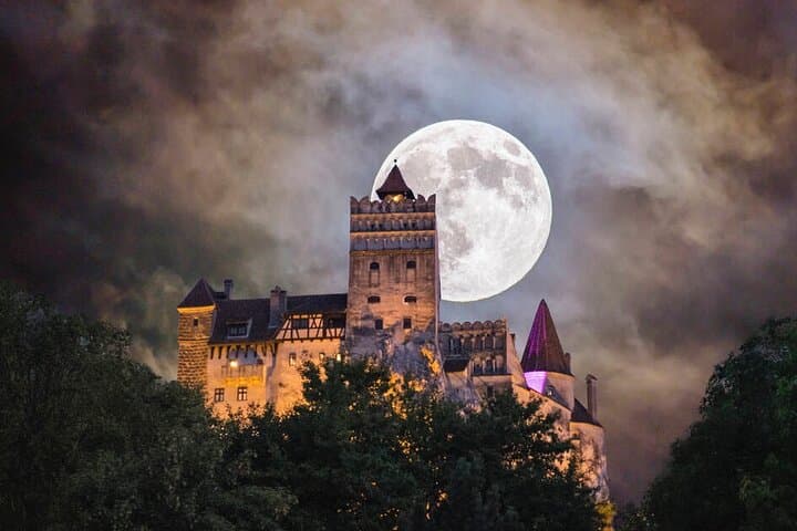 Dracula’s Castle Day Trip from Bucharest to Bran and Brașov
