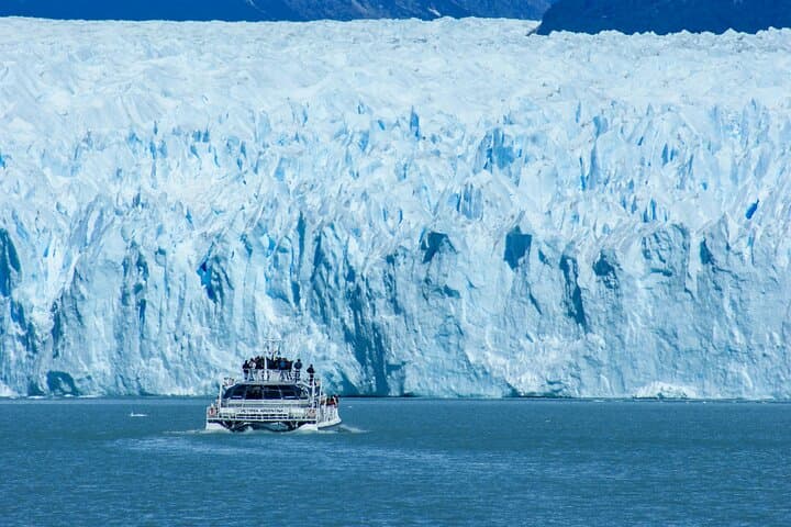 3-Day El Calafate Escape: Perito Moreno Glacier, Nautical Safari & Native Cave Dinner