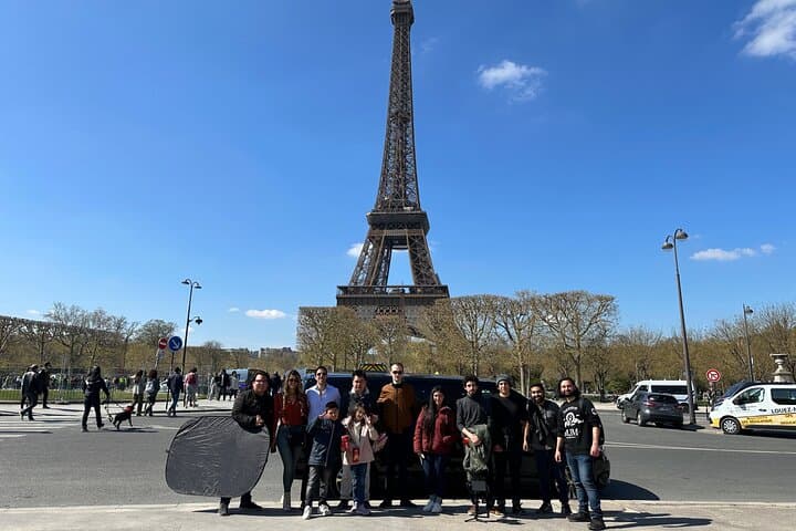 Paris Private Chauffeured Highlights Tour — Customizable Half- or Full-Day City Drive