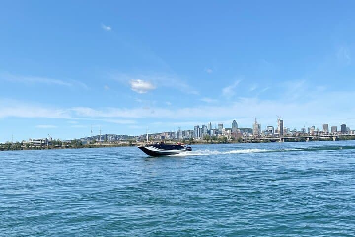 Private 2-Hour Boat Cruise on Montreal’s St. Lawrence: Old Port to Îles photo 3