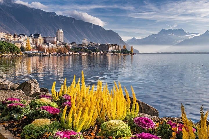 Montreux Private Walking Tour: Lake Geneva Promenade & Jazz Heritage
