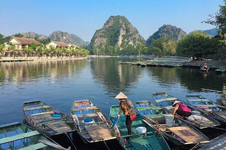 Hanoi to Ninh Binh Day Trip — Tam Coc, Hoa Lu & Mua Cave Explained photo 3