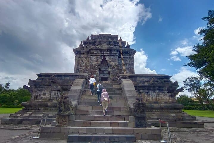 Meditation at Mendut Temple: Silent Monastery Session Near Borobudur photo 2