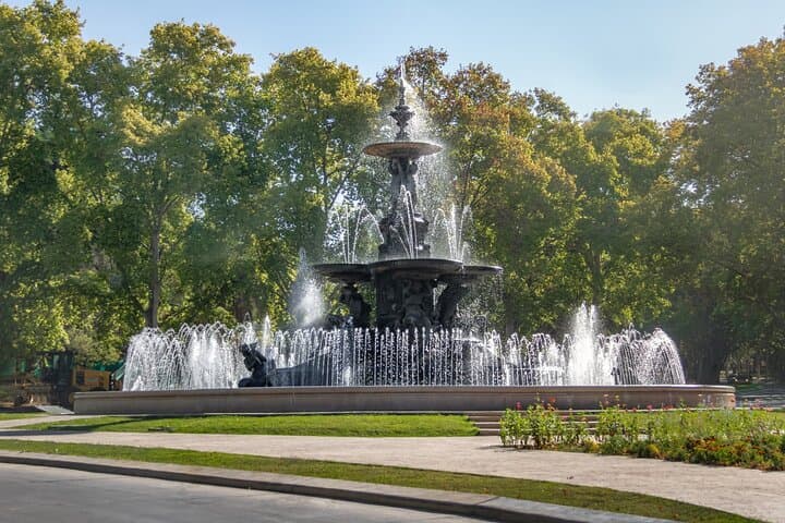 Parque General San Martín Mendoza: Private Guided Park Walk & Cultural Highlights photo 6