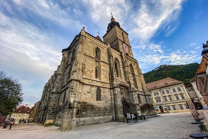 Day trip to Dracula's Castle: Peles Castle and Brașov private tour photo 4