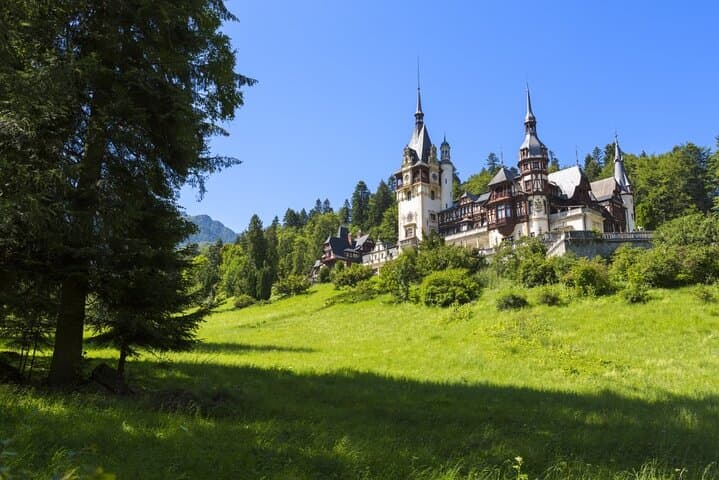 Day trip to Dracula's Castle: Peles Castle and Brașov private tour photo 3