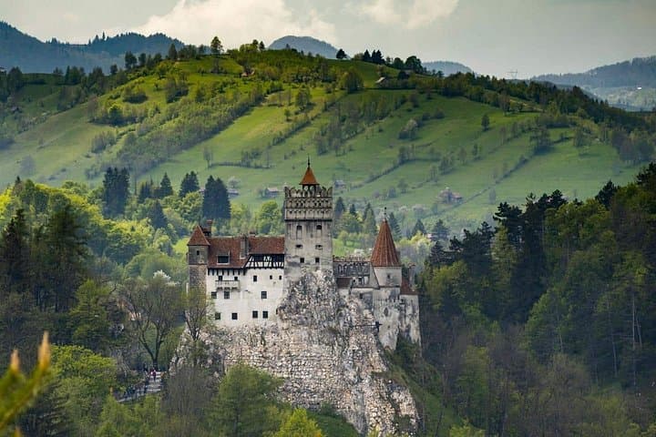 Day trip to Dracula's Castle: Peles Castle and Brașov private tour photo 2