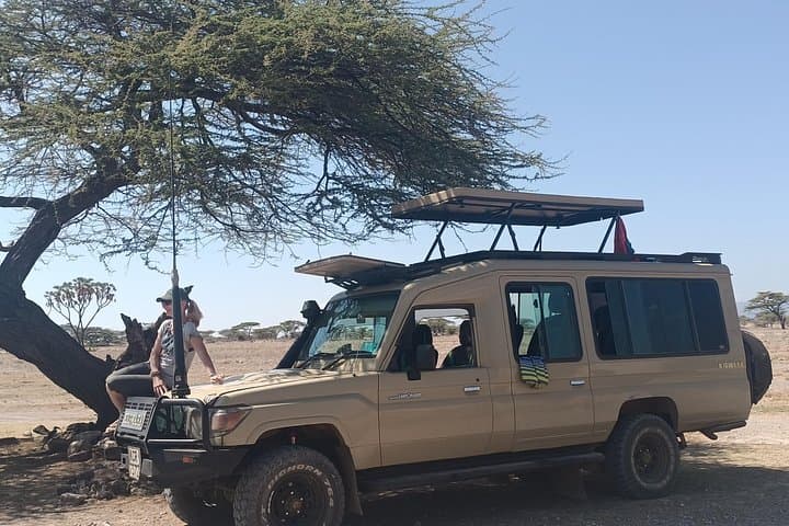 Budget 5-Day Kenya Safari: Naivasha, Nakuru & Masai Mara photo 1