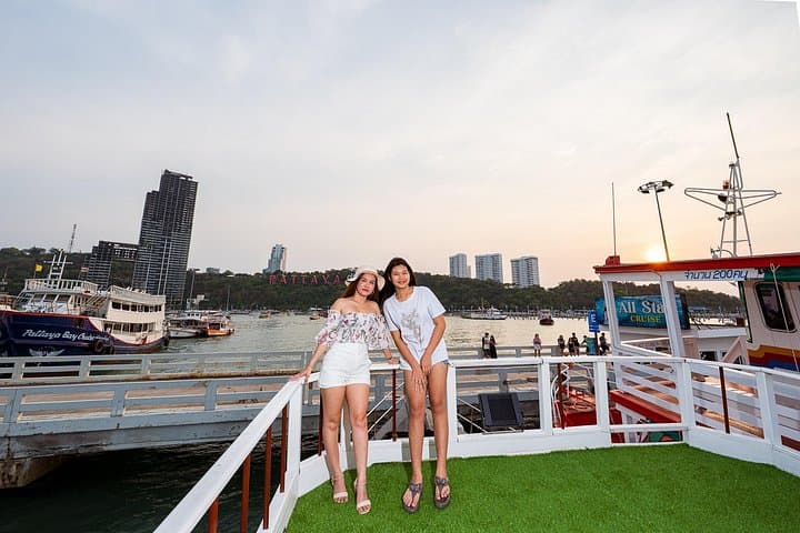 Pattaya Private Boat Rental: 4-Hour Charter on the Gulf of Thailand photo 4