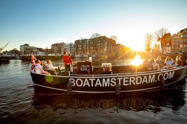 Amsterdam Sunset Canal Cruise: Live Guide & Open Bar Experience photo 3