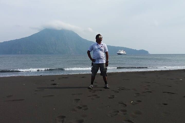 Sail to Krakatoa: Full-Day Krakatau Volcano Boat Tour from Jakarta