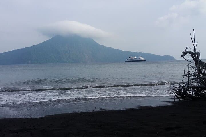 Sail to Krakatoa: Full-Day Krakatau Volcano Boat Tour from Jakarta photo 4