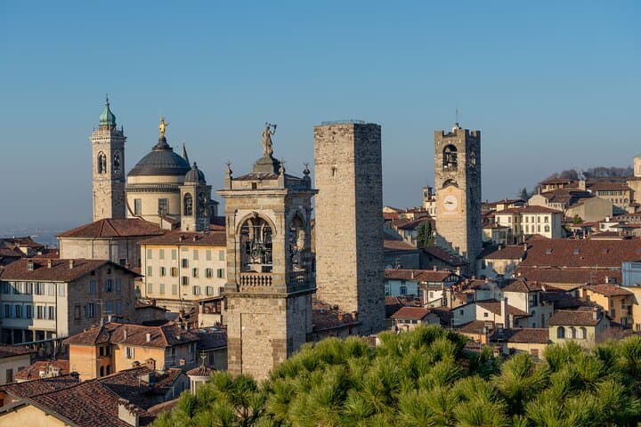 Explore Padua in 60 Minutes: Local Walking Tour of Basilica, Prato della Valle & Arcades photo 5