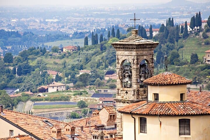 Explore Padua in 60 Minutes: Local Walking Tour of Basilica, Prato della Valle & Arcades photo 2