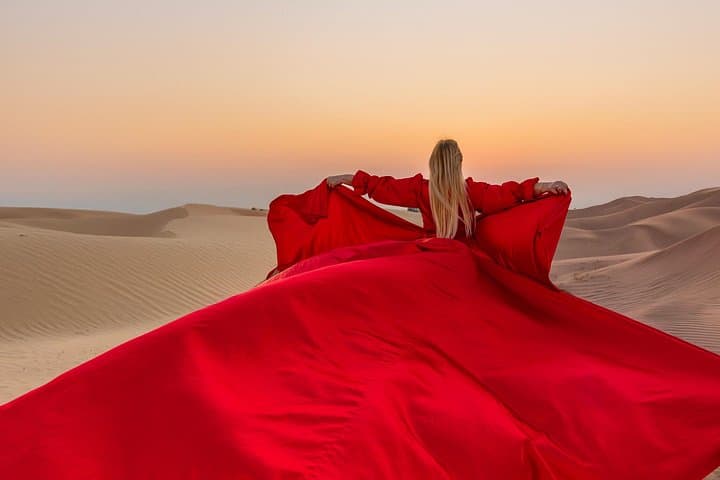 Dubai Flying Dress Photoshoot: Iconic City and Desert Sessions photo 4