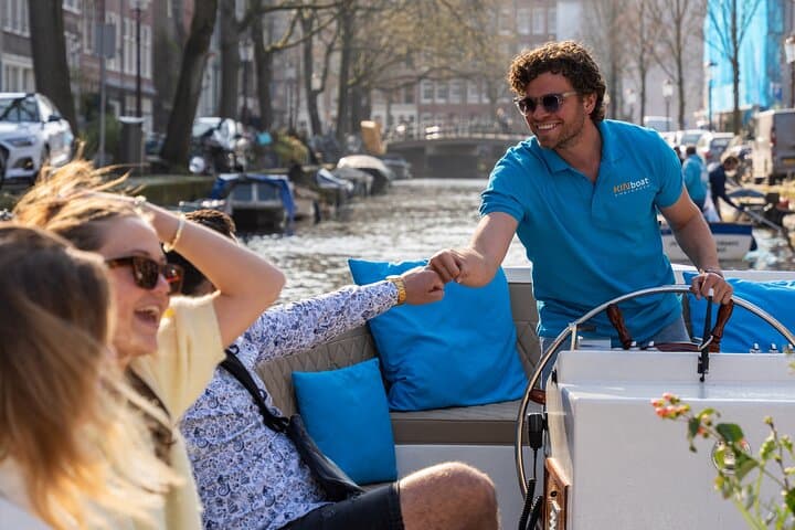 Open-Boat Amsterdam Canal Cruise: 60-Min Guided Tour with Optional Unlimited Drinks photo 6
