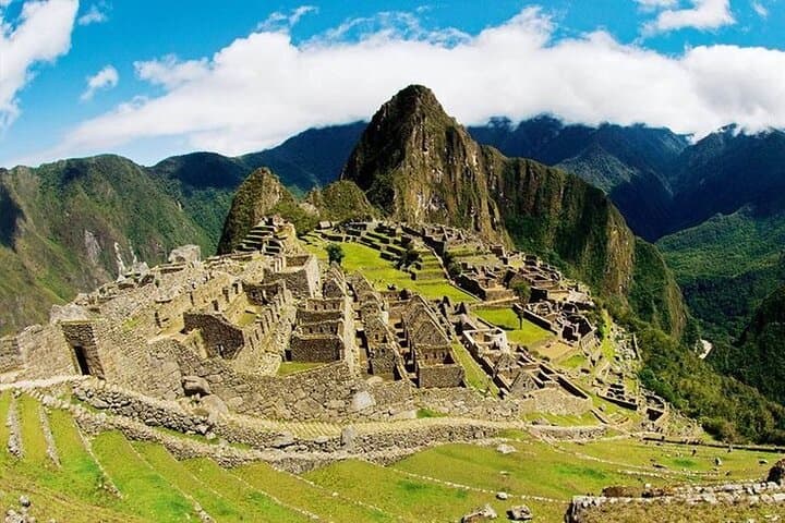 Private Guided Tour of Machu Picchu: Tips, Routes & What to Expect photo 2