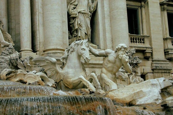Eternal City Piazza Tour: Trevi, Pantheon & Piazza Navona Walking Experience photo 2