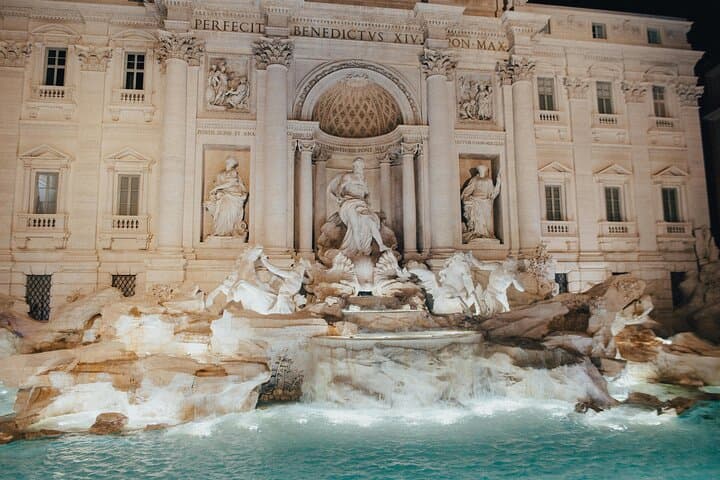 Eternal City Piazza Tour: Trevi, Pantheon & Piazza Navona Walking Experience photo 4