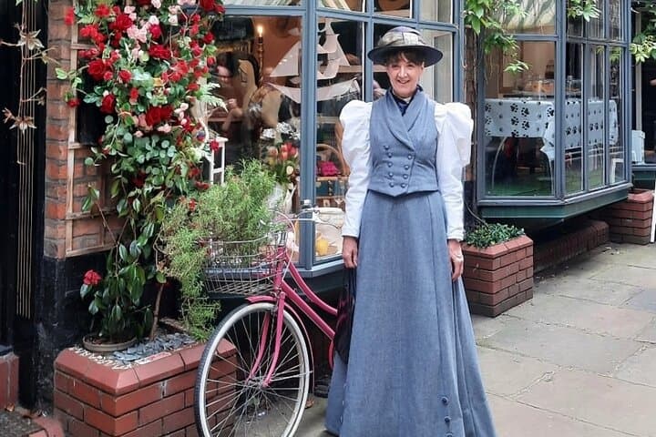 Edwardian Walking Tour of Chester with Costumed Guide photo 3