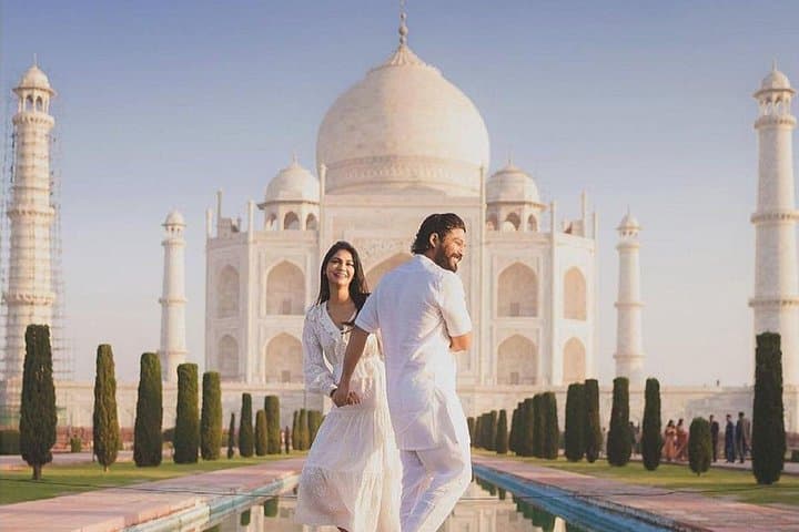 Taj Mahal by Gatimaan Express: Private Day Trip from Delhi
