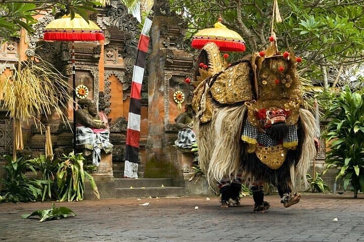 Ubud Full-Day Private Tour: Monkey Forest, Tegalalang & Tirta Empul photo 3