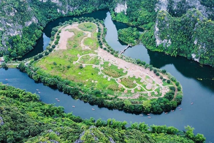 Private Ninh Binh Day Trip from Hanoi — Trang An, Bich Dong & Mua Caves