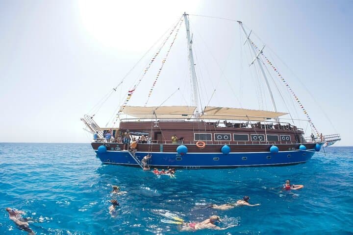 Pirates Sailing Boat Cruise to Turtle Bay from Port Ghalib — Marsa Alam Red Sea Snorkel photo 2
