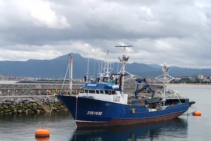 Hondarribia Bike Tour: Cape Higuer Lighthouse, Fishermen’s Quarter & Basque Culture photo 2