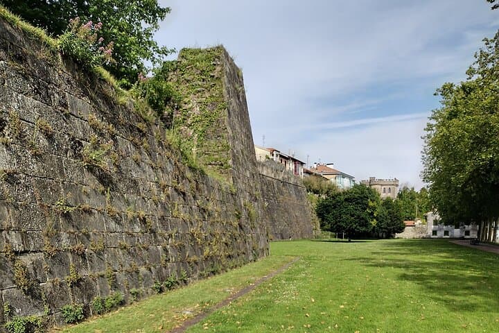 Hondarribia Bike Tour: Cape Higuer Lighthouse, Fishermen’s Quarter & Basque Culture photo 6