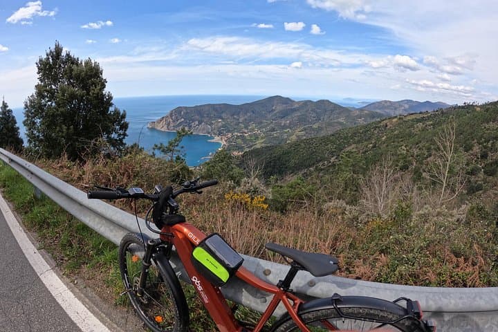 Cinque Terre E‑Bike Tour from Monterosso — Panoramic Electric Ride above the Villages photo 3
