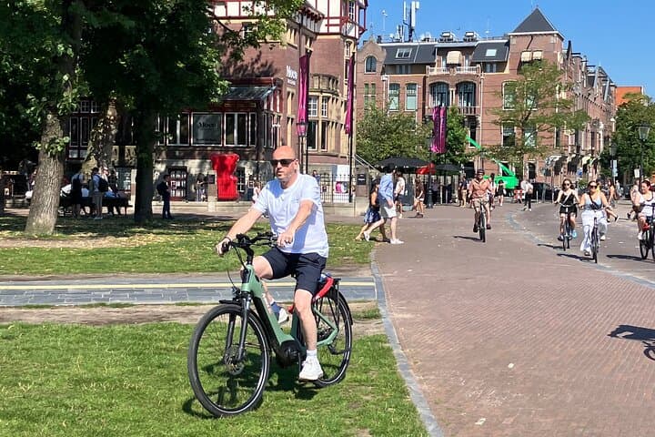 E-Bike Tour: Amsterdam Highlights & Hidden Gems - 2.5-Hour Guided Ride photo 2
