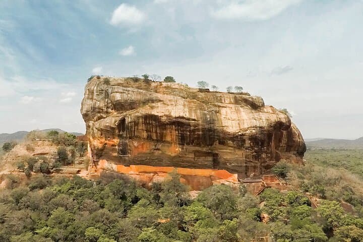 Sigiriya, Dambulla & Minneriya Jeep Safari Day Tour from Pasikudah: Rock Fortress, Cave Temple & Elephant Gathering