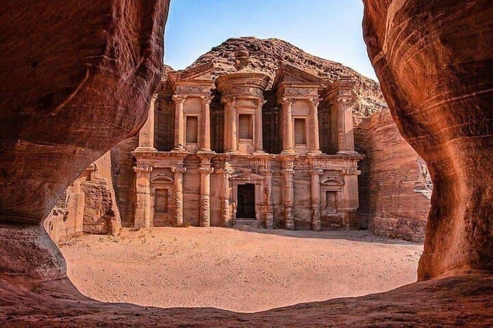 Jordan Private Adventure: 8-Day Itinerary from Amman to Wadi Rum & Petra
