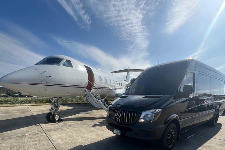 St Thomas Private Airport Transfer and Island Highlights — Luxury Door-to-Beach Service photo 2