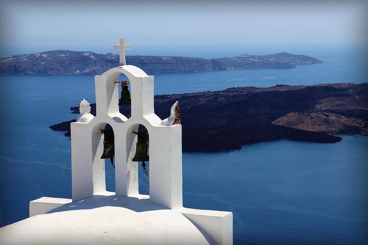 Santorini Private SUV Tour to Hidden Gems: Monastery, Megalochori, Akrotiri & Oia