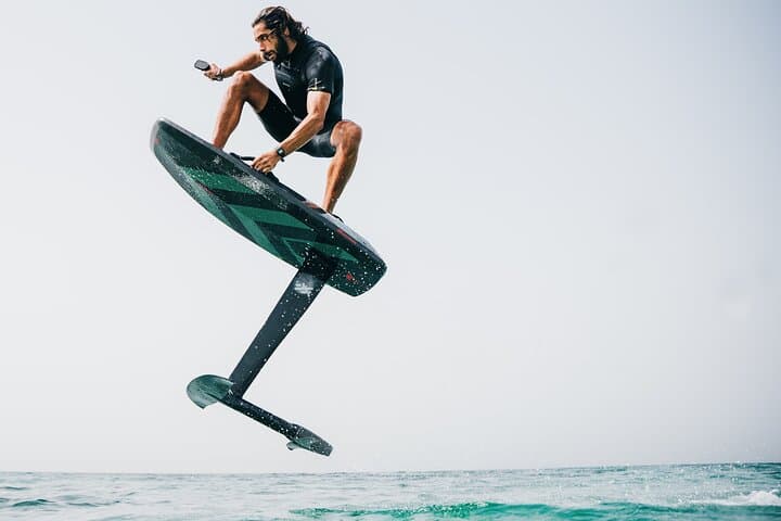 E-Foil in Malmö: Fly Above the Water on an Electric Surfboard photo 4