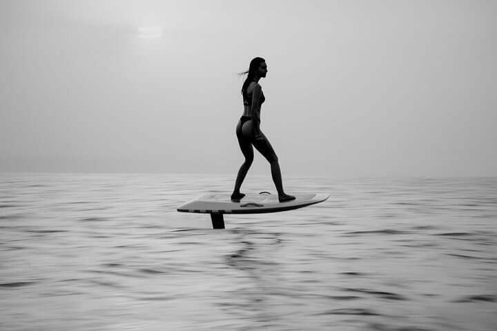 E-Foil in Malmö: Fly Above the Water on an Electric Surfboard