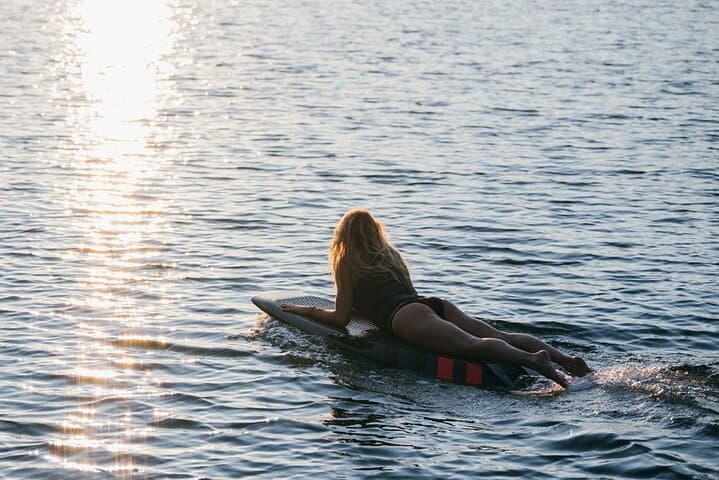 E-Foil in Malmö: Fly Above the Water on an Electric Surfboard photo 5
