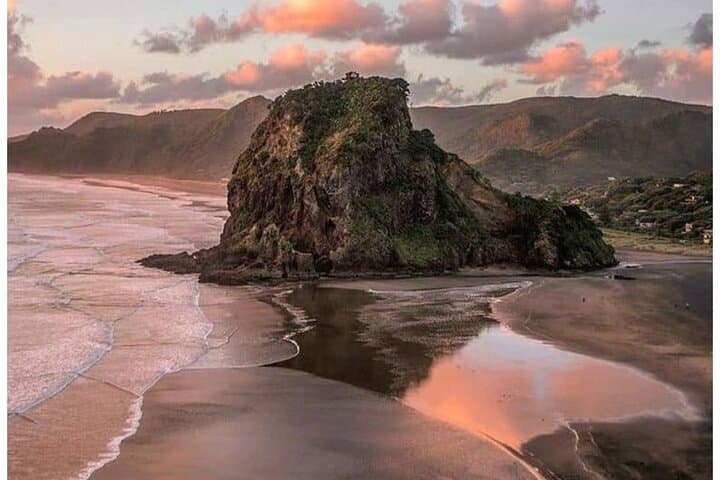 Private Piha Beach, Waitākere Rainforest & Mt Eden Guided Tour (5-hour)
