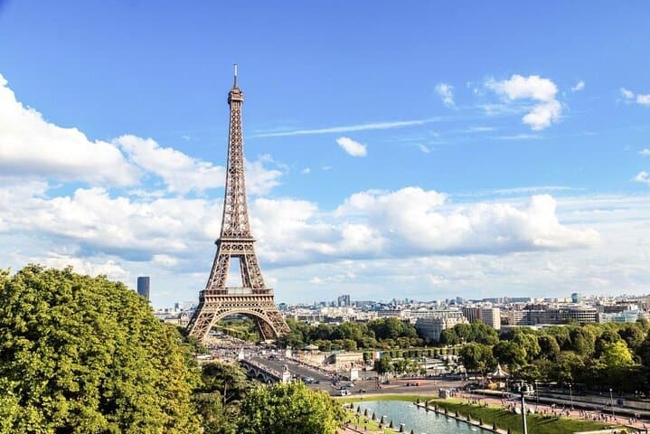 Paris Highlights Private Bike Tour — Expert Local Guide & Iconic Landmarks