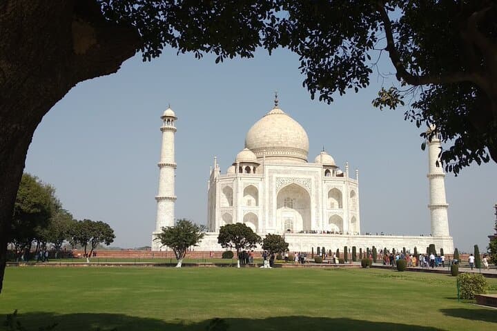Luxury Taj Mahal Day Tour by Superfast Train from Delhi photo 4