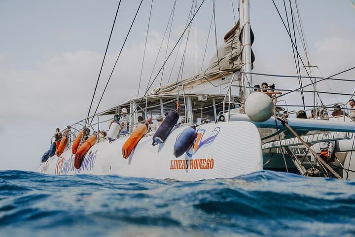 Playa Blanca Mini Catamaran Cruise to Papagayo Beach with Swimming Stop photo 4
