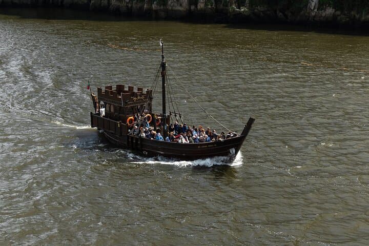 Porto Douro Bridges Cruise — 50-Min River Tour from Cais da Ribeira photo 4