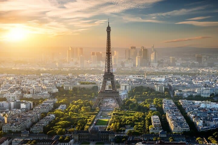 VIP Paris Experience: Eiffel Tower Lunch, Seine Cruise & Louvre Private Tour photo 5