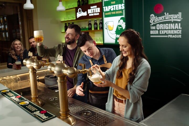 Prague Tapster Academy: Pilsner Urquell Beer Pouring Class in Prague
