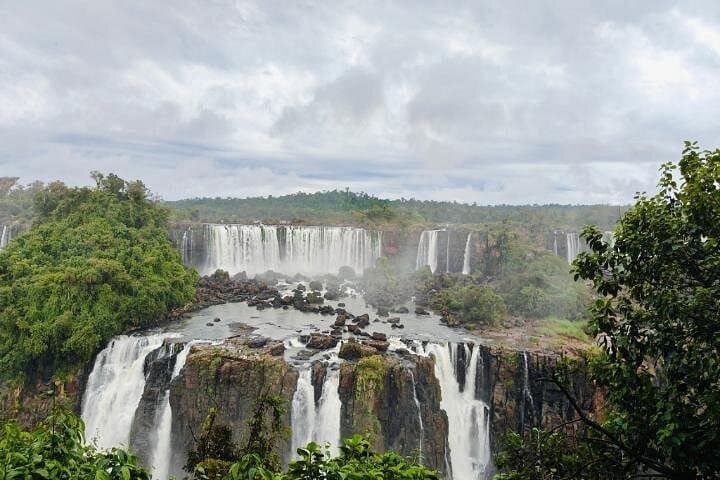 Private Brazilian-Side Iguazu Falls Tour with Parque das Aves & Saltos del Monday photo 4