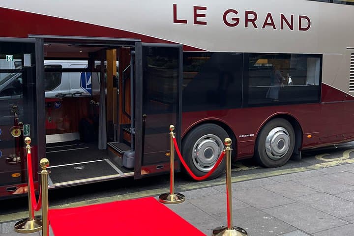 Luxury Champagne Panoramic Bus Tour: Tower of London & Central Sights photo 2