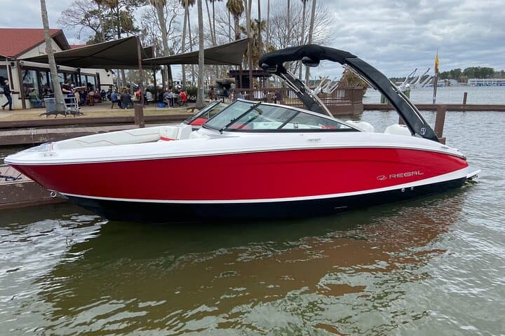 Private Lake Conroe Boat Charter: Custom Parties, Wakesurf & Sunset Cruises