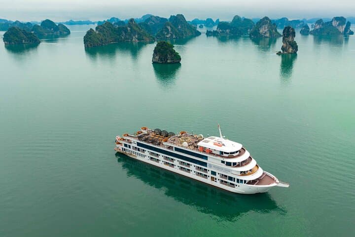 Full-Day Shared Cruise Through Halong Bay's Limestone Kingdom